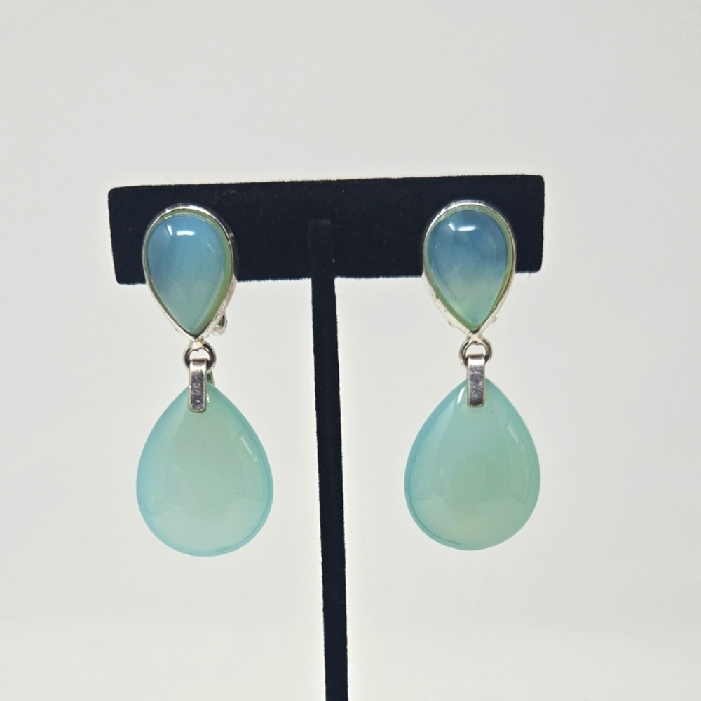 Vintage Oceanic Blue Drop Clip On Earrings with Teardrop Design
